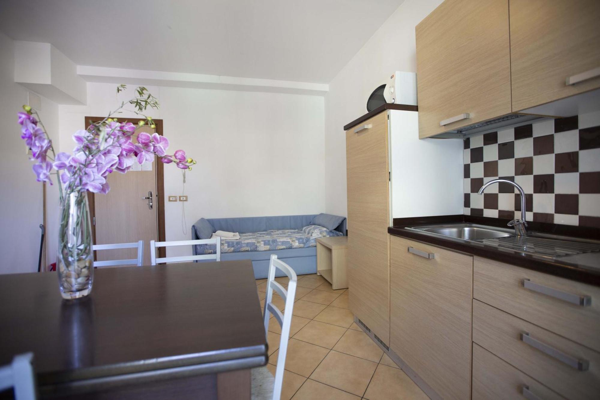 Residence Eurogarden Rimini Bagian luar foto