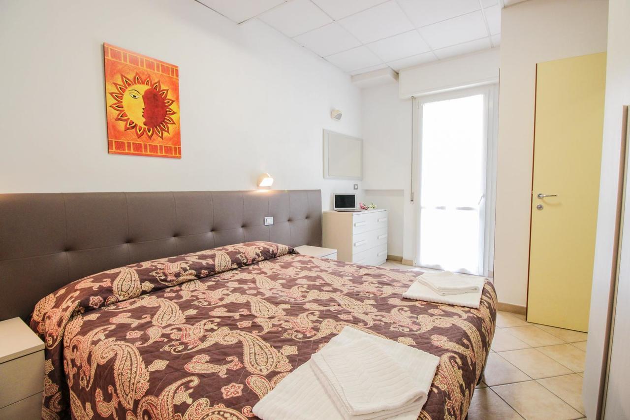 Residence Eurogarden Rimini Bagian luar foto