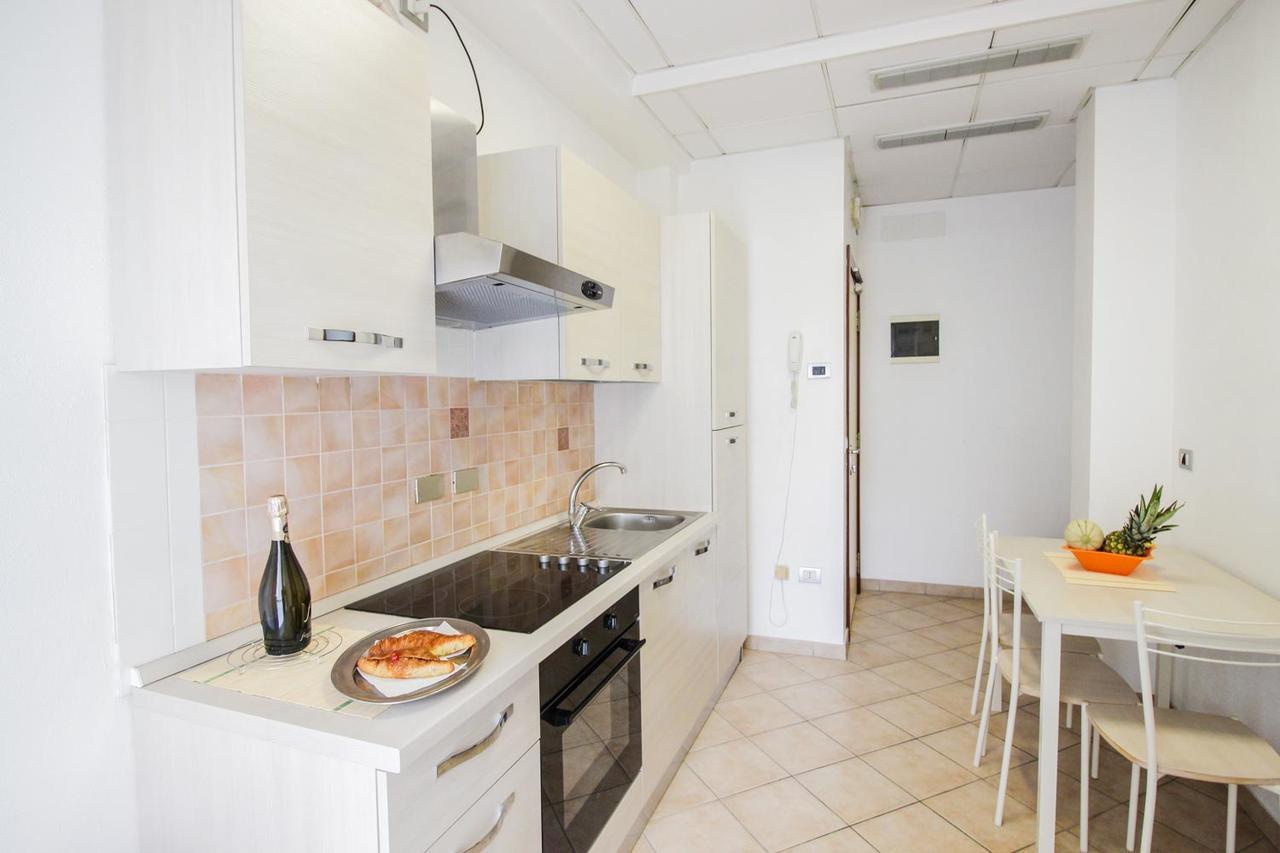 Residence Eurogarden Rimini Bagian luar foto