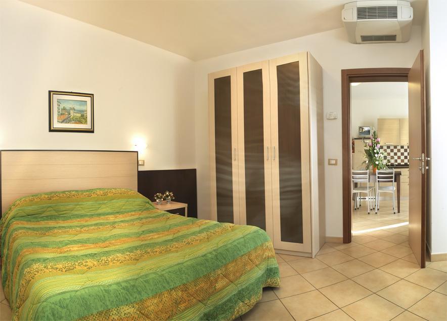 Residence Eurogarden Rimini Bagian luar foto